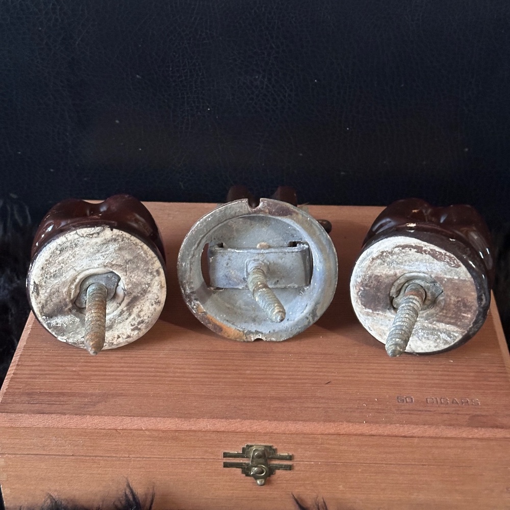 BUNDLE OF 3 VTG CERAMIC WIRE INSULATORS LAG BOLT POLE TELEPHONE POLE  INSULATORS - Picture 6 of 10
